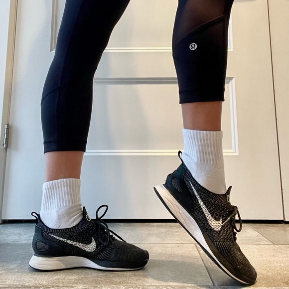 Black Nikes - Picture 1 of 2